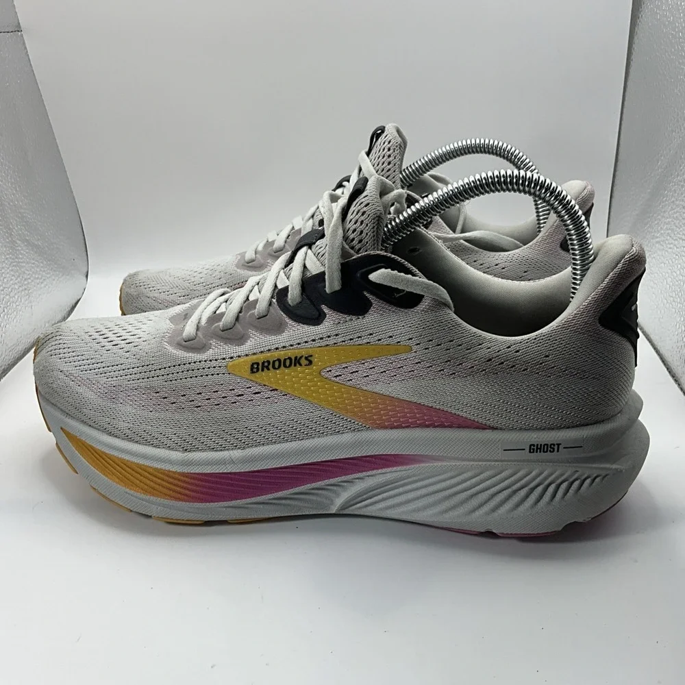 Size 9 - Brooks Ghost 17 Oyster Apricot‎ Pink W